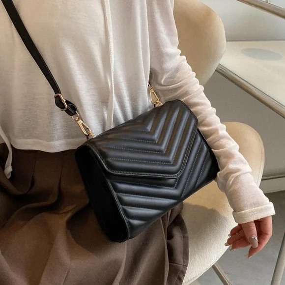 Luxe Vegan Leather Quilted Shoulder Crossbody Bag - Picture 10 of 12